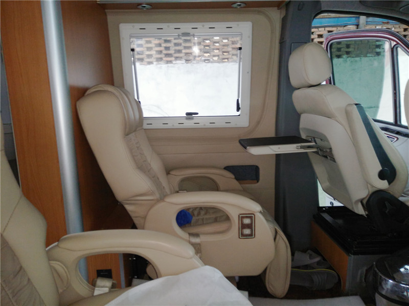 西安什么地方可以改装奔驰斯宾特航空座椅.jpg