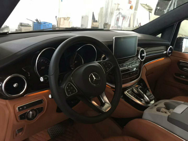 西安哪里能改装奔驰商务车内饰.jpg