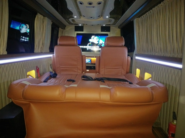 西安奔驰商务车内饰改装哪里有.jpg