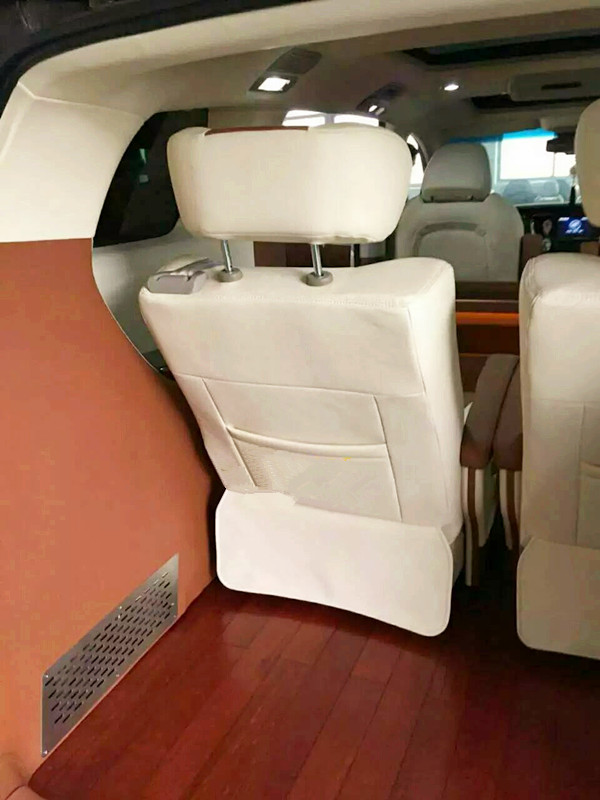 西安商务车内饰改装多少钱.jpg