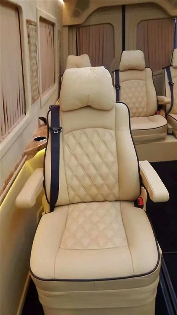 西安奔驰商务车内饰改装哪里好.jpg 西安奔驰商务车内饰改装哪里好.jpg