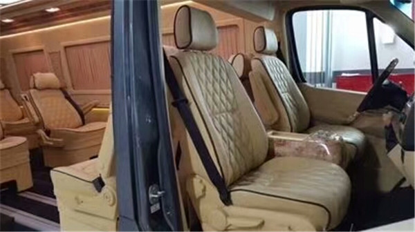 西安奔驰商务车内饰改装价格.jpg 西安奔驰商务车内饰改装价格.jpg