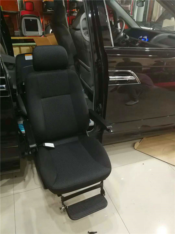 商务车福祉座椅改装