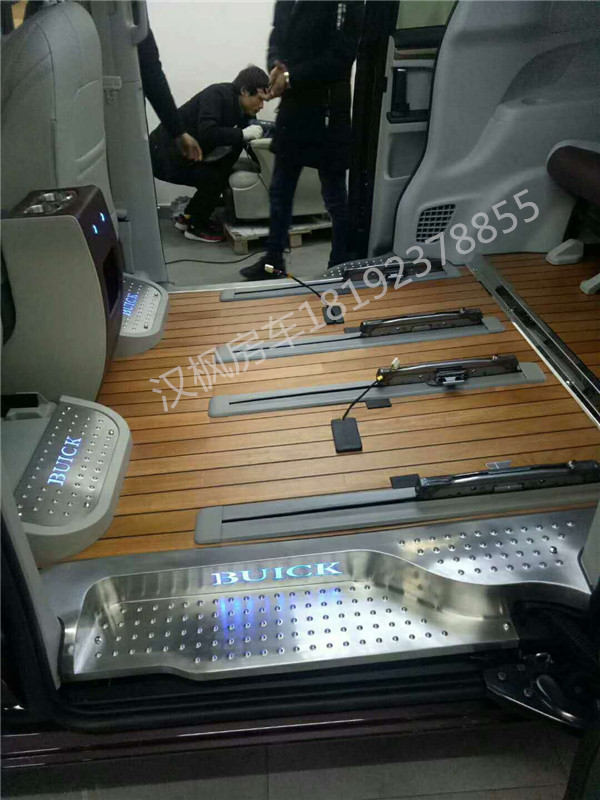 西安别克GL8商务车内饰改装哪家好.jpg