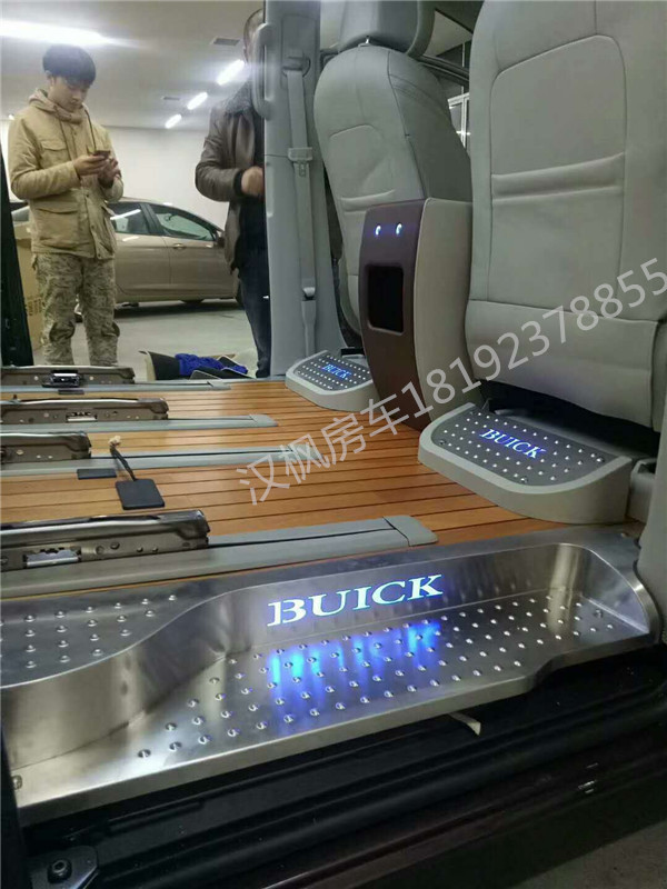 西安别克GL8商务车内饰改装多少钱.jpg