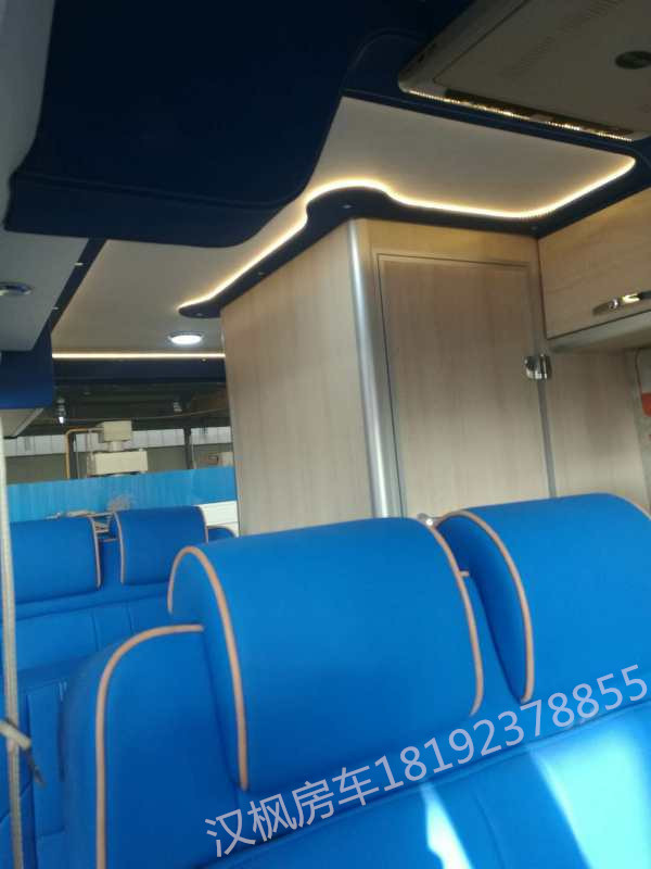 西安东风御风房车内饰改装哪家好.jpg