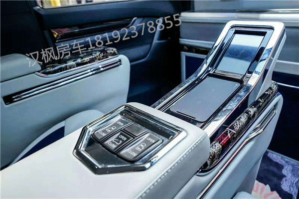西安丰田埃尔法商务车内饰改装多少钱.jpg