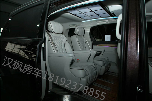西安别克GL8商务车内饰改装哪家好.jpg